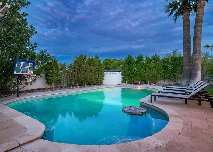 Modern Retreat With Pool Fire Pit Outdoor Living Holiday home *
