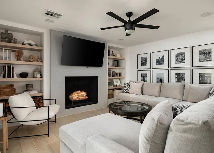 Modern Retreat With Pool Fire Pit Outdoor Living Holiday home *